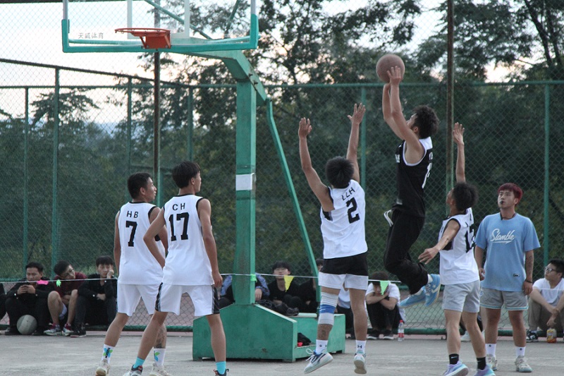 �ഺ��������ס&nbsp;Ϊ�ഺ��ս