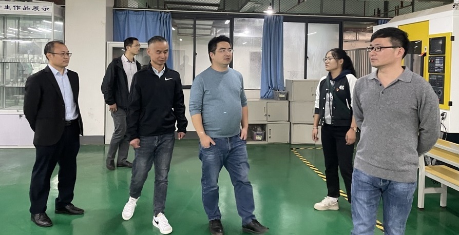 ��ͨ�ٽ������������ɳ�