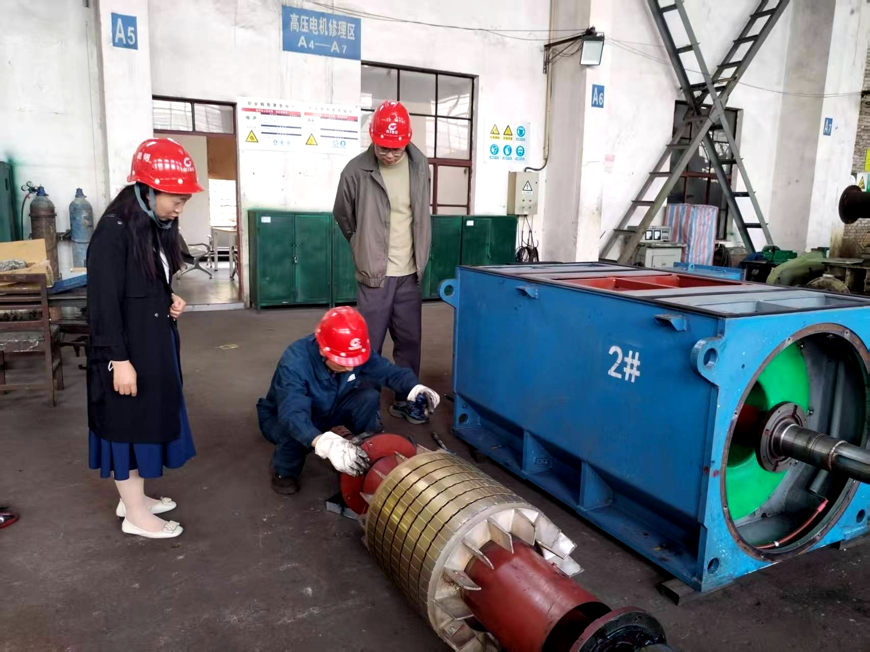 参观2.jpg 参观2.jpg