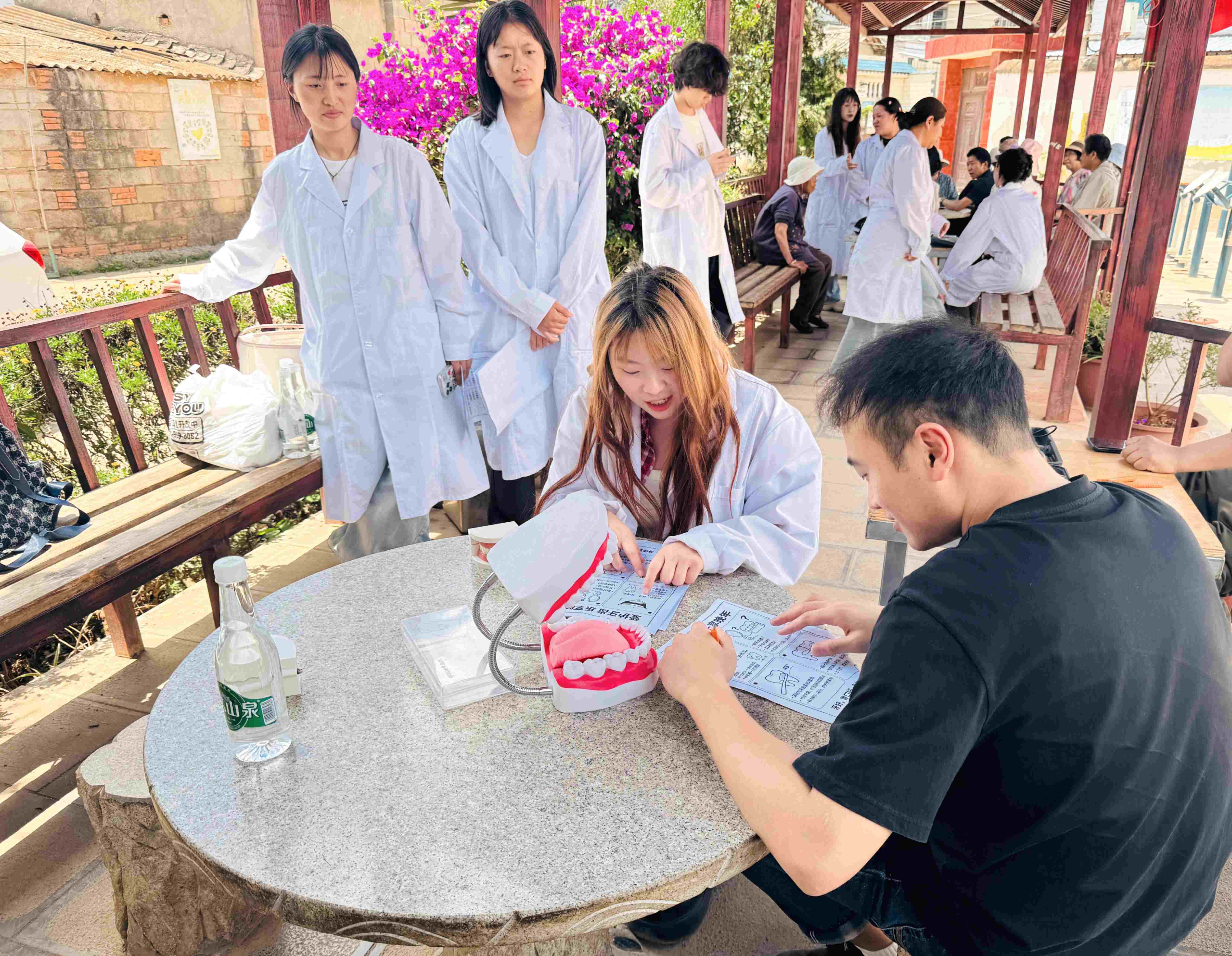 护牙.jpg 护牙.jpg